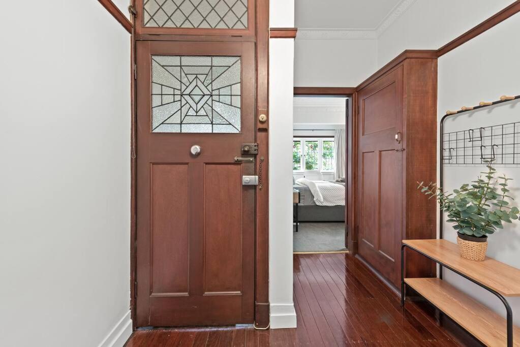 Art Deco In Ascot! ~ 2 Bed / 1 Bath / 1 Car Apartment Brisbane Ngoại thất bức ảnh