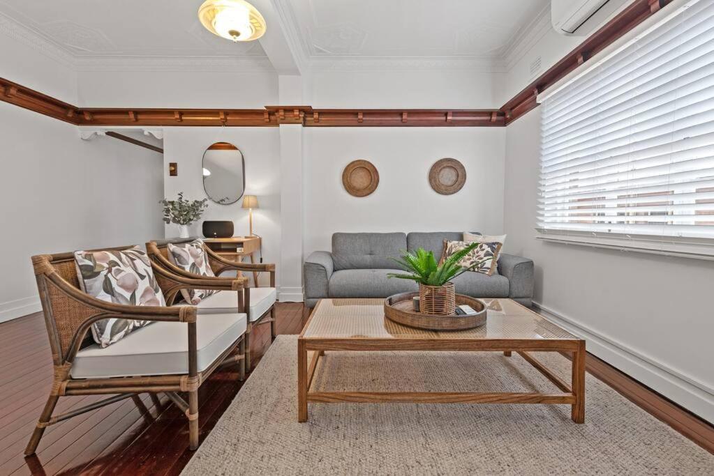 Art Deco In Ascot! ~ 2 Bed / 1 Bath / 1 Car Apartment Brisbane Ngoại thất bức ảnh