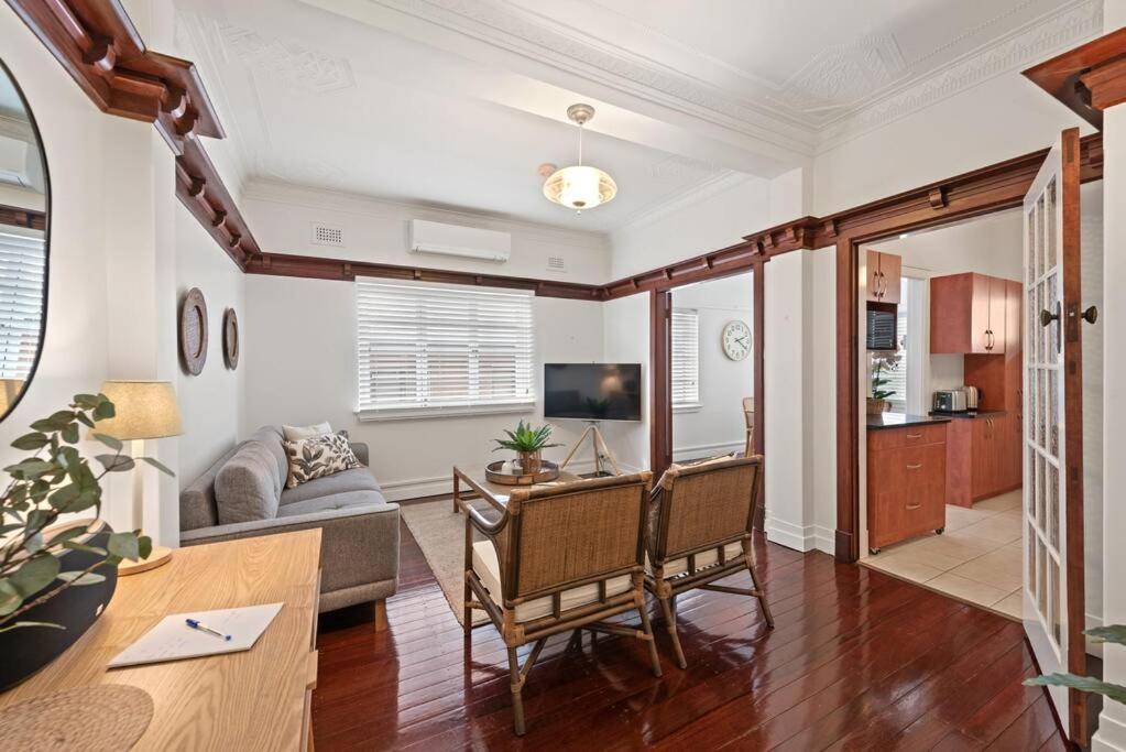 Art Deco In Ascot! ~ 2 Bed / 1 Bath / 1 Car Apartment Brisbane Ngoại thất bức ảnh